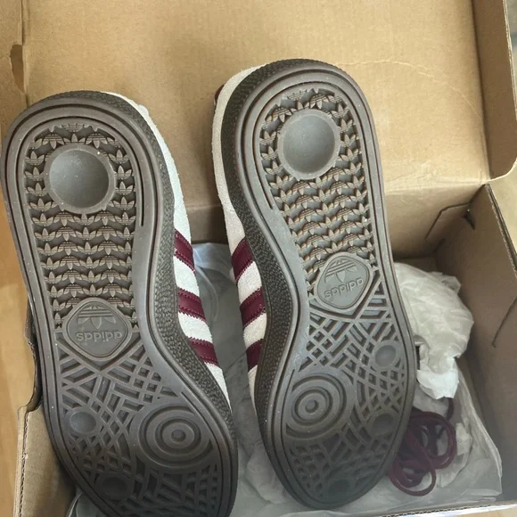 adidas Handball Spezial "Off White/Collegiate Burgundy" - Picture 5 of 6